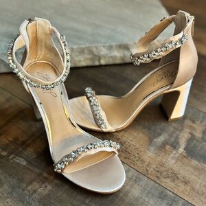 Jewel Badgley Mischka Odessa Crystal Champagne Satin Ankle Strap Heel Sz 7.5